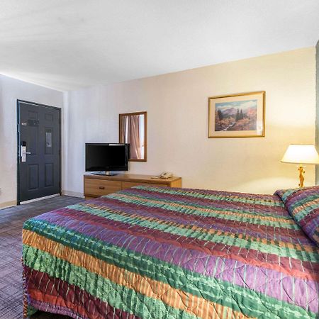 Rodeway Inn & Suites Colorado Springs Kültér fotó