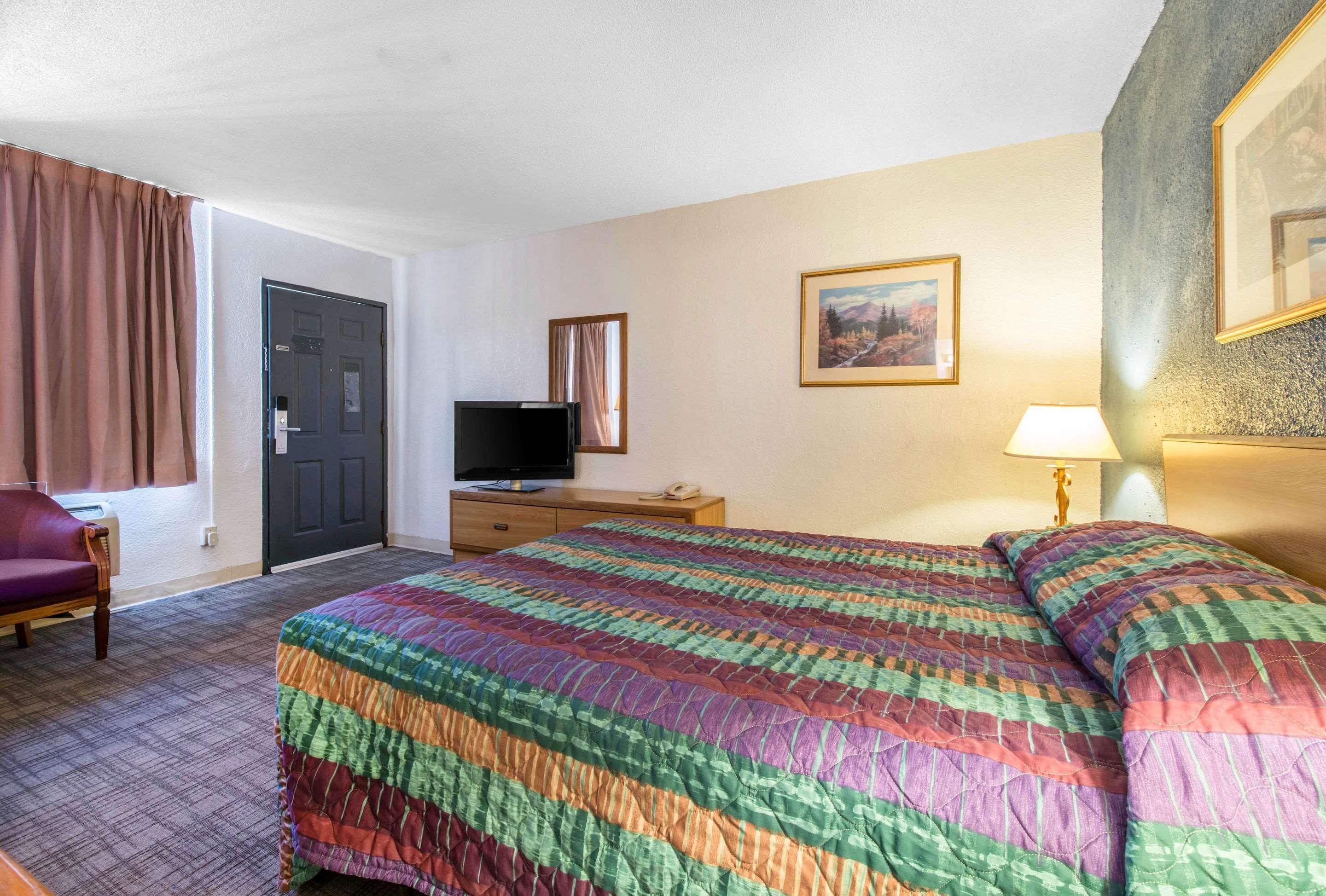 Rodeway Inn & Suites Colorado Springs Kültér fotó