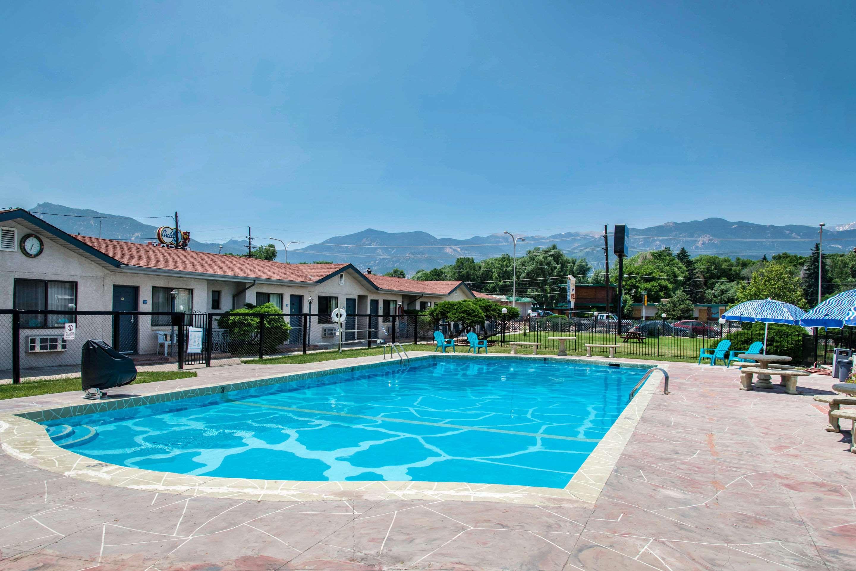 Rodeway Inn & Suites Colorado Springs Kültér fotó