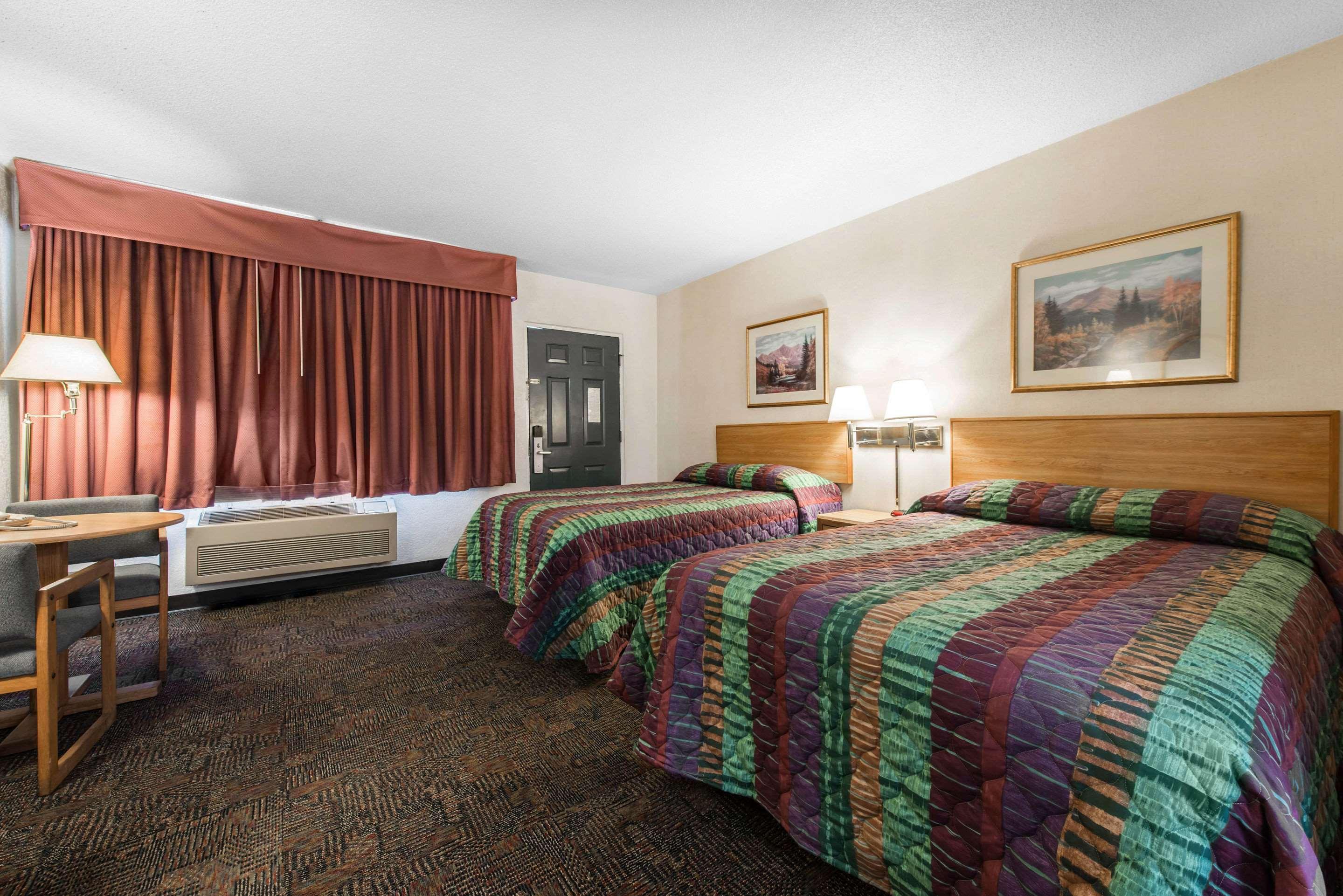 Rodeway Inn & Suites Colorado Springs Kültér fotó
