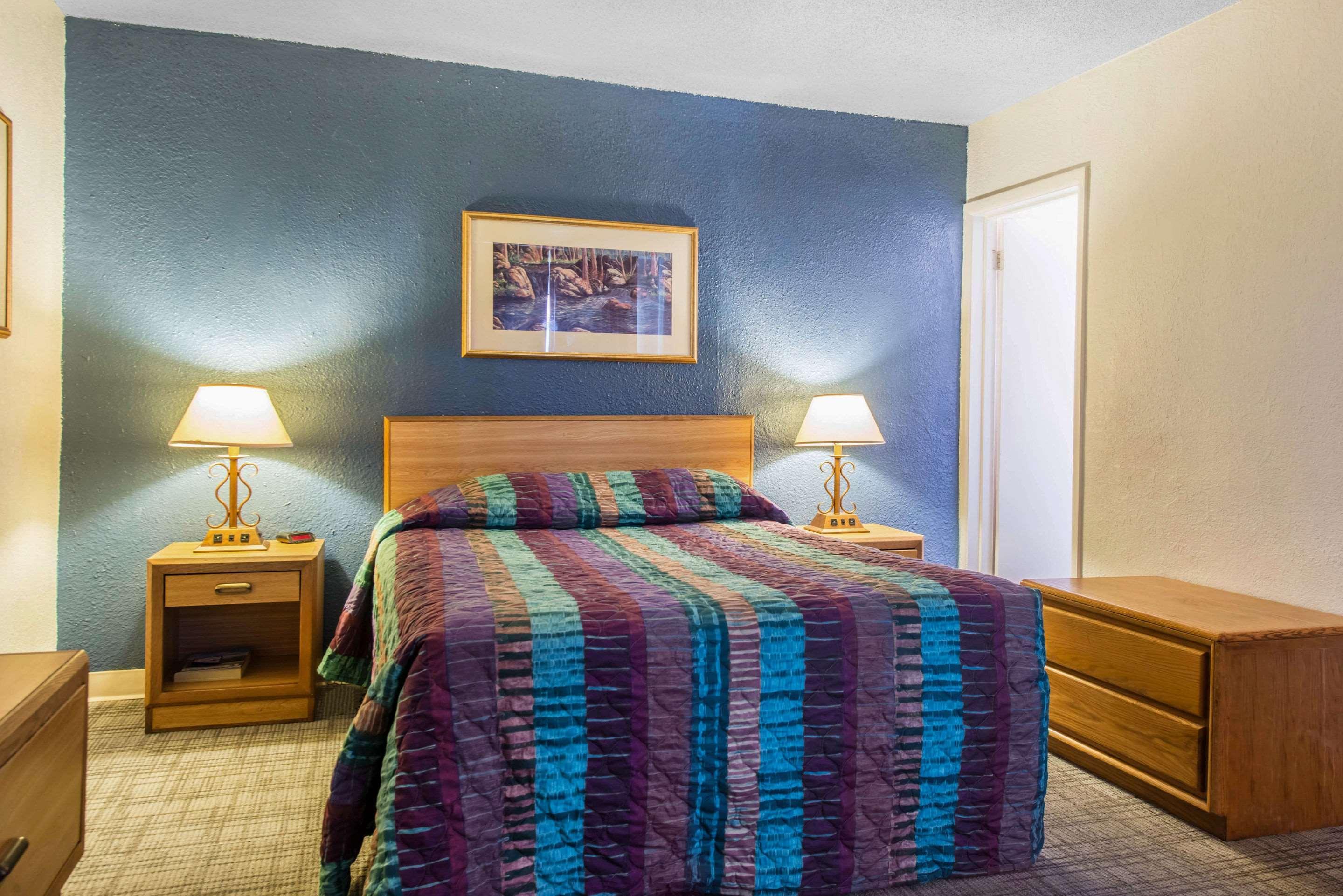 Rodeway Inn & Suites Colorado Springs Kültér fotó