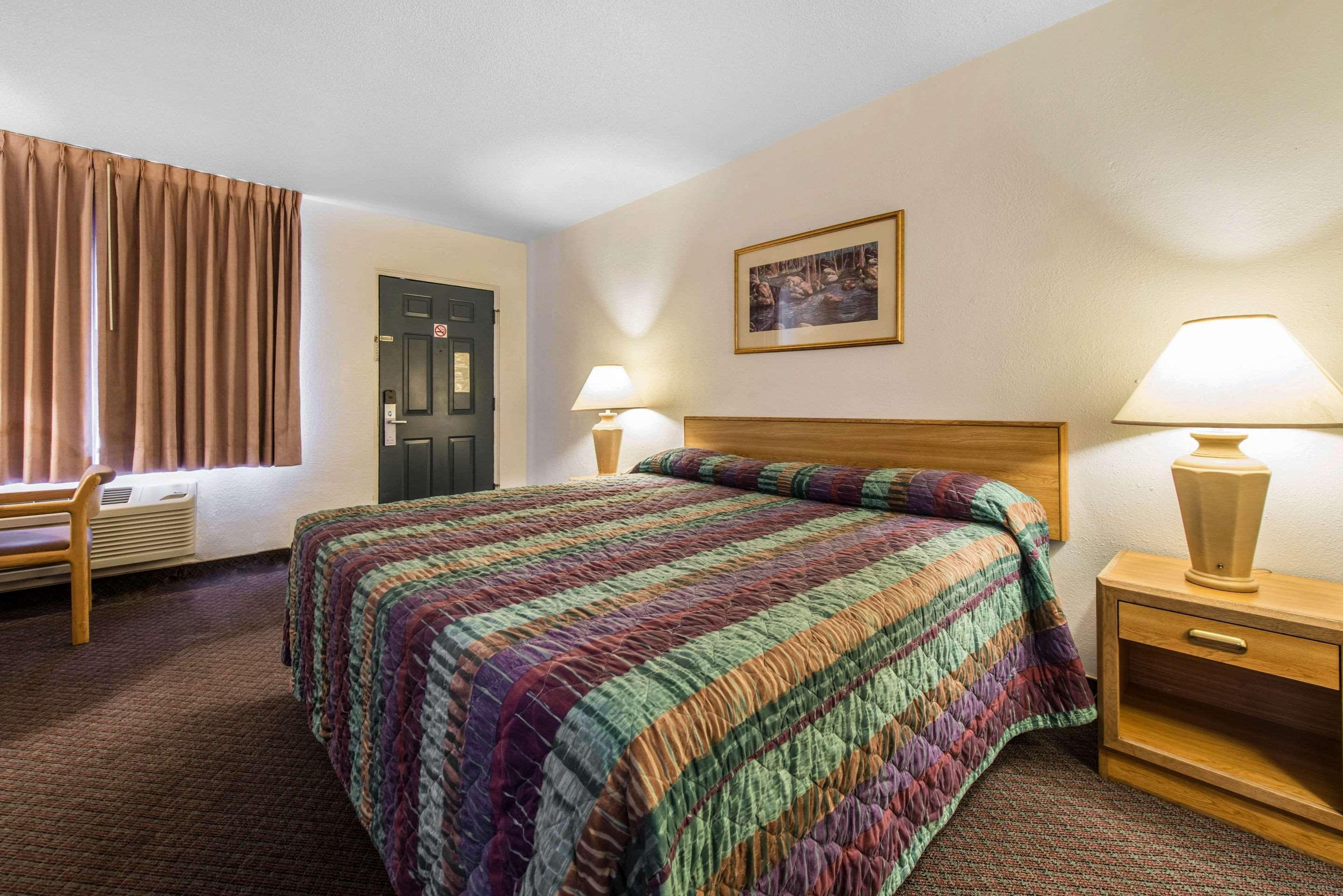 Rodeway Inn & Suites Colorado Springs Kültér fotó